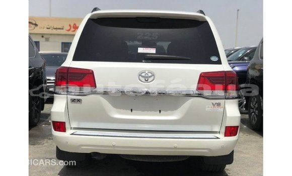 Buy Import Toyota Land Cruiser White Car in Import - Dubai in Marquesas Buy Import Toyota Land Cruiser White Car in Import - Dubai in Marquesas