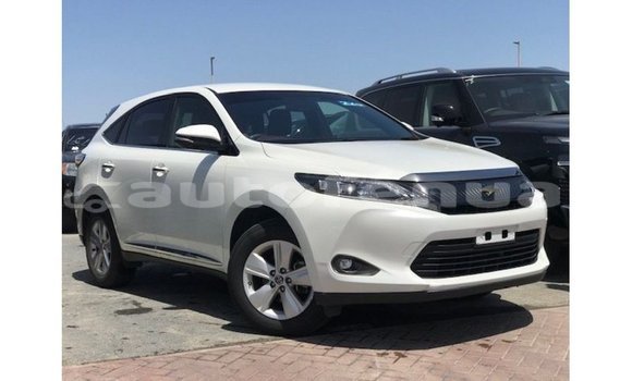 Acheter Import Voiture Toyota Harrier Blanc à Import - Dubai, Marquesas