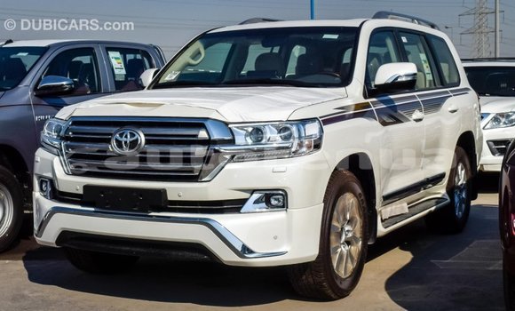 Acheter Import Voiture Toyota Land Cruiser Blanc à Import - Dubai, Marquesas Acheter Import Voiture Toyota Land Cruiser Blanc à Import - Dubai, Marquesas