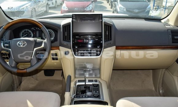 Acheter Import Voiture Toyota Land Cruiser Blanc à Import - Dubai, Marquesas Acheter Import Voiture Toyota Land Cruiser Blanc à Import - Dubai, Marquesas