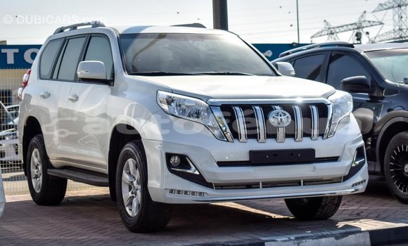Acheter Import Voiture Toyota Prado Blanc à Import - Dubai, Marquesas Acheter Import Voiture Toyota Prado Blanc à Import - Dubai, Marquesas