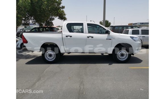 Acheter Import Voiture Toyota Hilux Blanc à Import - Dubai, Marquesas Acheter Import Voiture Toyota Hilux Blanc à Import - Dubai, Marquesas