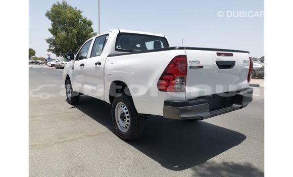 Acheter Import Voiture Toyota Hilux Blanc à Import - Dubai, Marquesas Acheter Import Voiture Toyota Hilux Blanc à Import - Dubai, Marquesas