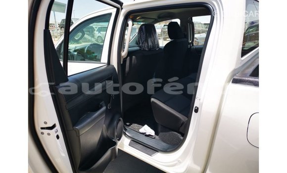 Acheter Import Voiture Toyota Hilux Blanc à Import - Dubai, Marquesas Acheter Import Voiture Toyota Hilux Blanc à Import - Dubai, Marquesas