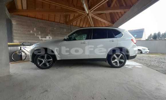 Medium with watermark bmw x5 marquesas taipivai 3800