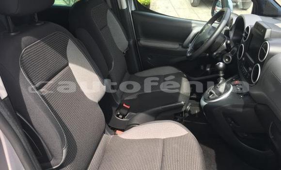 Acheter Occasion Voiture Peugeot Partner Gris à Papara, Tahiti Acheter Occasion Voiture Peugeot Partner Gris à Papara, Tahiti