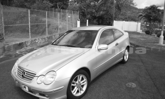 Buy Used Mercedes-Benz ClasseC Silver Car in Punaauia in Tahiti Buy Used Mercedes-Benz ClasseC Silver Car in Punaauia in Tahiti