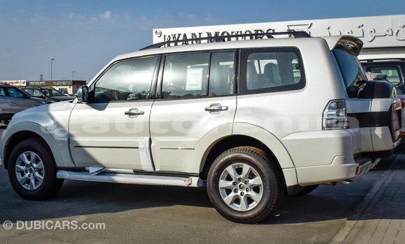 Acheter Import Voiture Mitsubishi Pajero Blanc à Import - Dubai, Marquesas Acheter Import Voiture Mitsubishi Pajero Blanc à Import - Dubai, Marquesas
