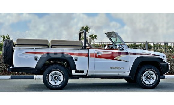 Acheter Import Voiture Nissan Patrol Blanc à Import - Dubai, Marquesas Acheter Import Voiture Nissan Patrol Blanc à Import - Dubai, Marquesas