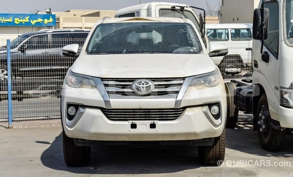 Acheter Import Voiture Toyota Fortuner Blanc à Import - Dubai, Marquesas Acheter Import Voiture Toyota Fortuner Blanc à Import - Dubai, Marquesas