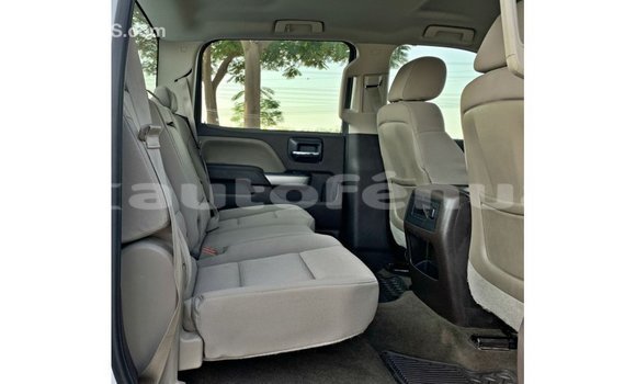 Acheter Import Voiture Chevrolet Silverado Blanc à Import - Dubai, Marquesas Acheter Import Voiture Chevrolet Silverado Blanc à Import - Dubai, Marquesas