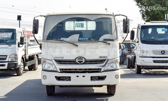 Acheter Import Utilitaire Hino 300 Series Blanc à Import - Dubai, Marquesas Acheter Import Utilitaire Hino 300 Series Blanc à Import - Dubai, Marquesas