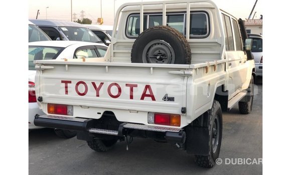 Acheter Import Voiture Toyota Land Cruiser Blanc à Import - Dubai, Marquesas Acheter Import Voiture Toyota Land Cruiser Blanc à Import - Dubai, Marquesas