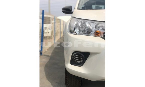 Acheter Import Voiture Toyota Hilux Blanc à Import - Dubai, Marquesas Acheter Import Voiture Toyota Hilux Blanc à Import - Dubai, Marquesas