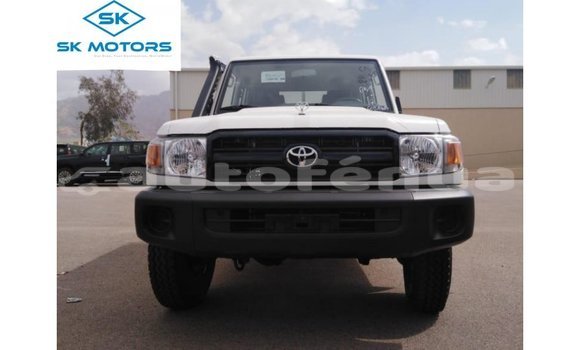 Acheter Import Voiture Toyota Land Cruiser Blanc à Import - Dubai, Marquesas
