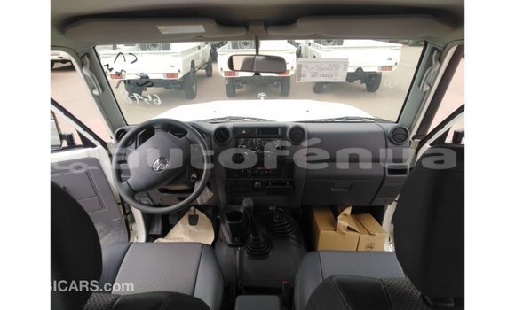 Acheter Import Voiture Toyota Land Cruiser Blanc à Import - Dubai, Marquesas Acheter Import Voiture Toyota Land Cruiser Blanc à Import - Dubai, Marquesas
