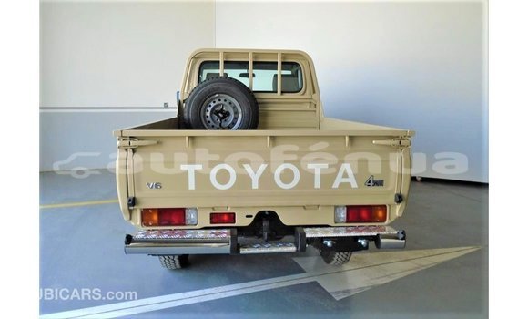 Acheter Import Voiture Toyota Land Cruiser Beige à Import - Dubai, Marquesas Acheter Import Voiture Toyota Land Cruiser Beige à Import - Dubai, Marquesas