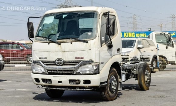 Acheter Import Utilitaire Hino 300 Series Blanc à Import - Dubai, Marquesas Acheter Import Utilitaire Hino 300 Series Blanc à Import - Dubai, Marquesas