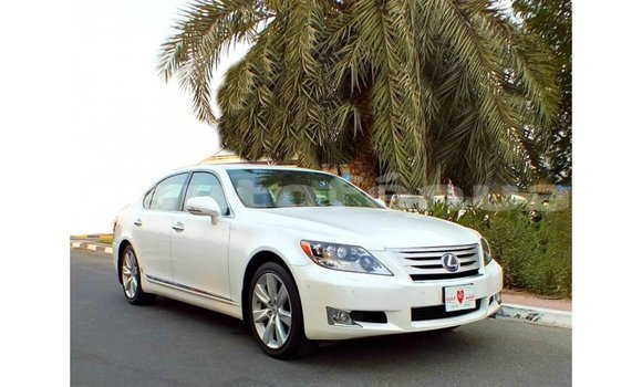 Acheter Import Voiture Lexus LS Blanc à Import - Dubai, Marquesas Acheter Import Voiture Lexus LS Blanc à Import - Dubai, Marquesas