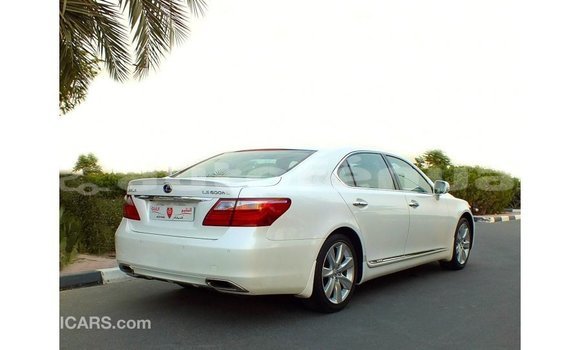 Acheter Import Voiture Lexus LS Blanc à Import - Dubai, Marquesas Acheter Import Voiture Lexus LS Blanc à Import - Dubai, Marquesas