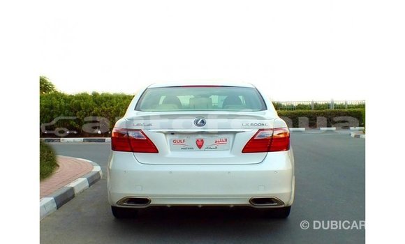 Acheter Import Voiture Lexus LS Blanc à Import - Dubai, Marquesas Acheter Import Voiture Lexus LS Blanc à Import - Dubai, Marquesas