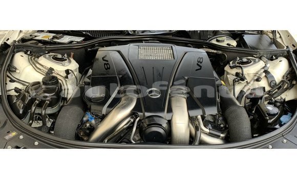 Acheter Import Voiture Mercedes-Benz 190 Blanc à Import - Dubai, Marquesas Acheter Import Voiture Mercedes-Benz 190 Blanc à Import - Dubai, Marquesas