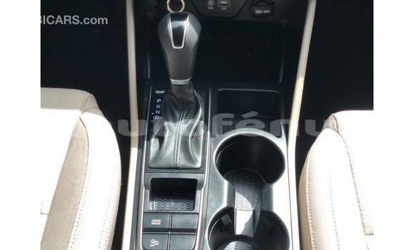 Acheter Import Voiture Hyundai Tucson Rouge à Import - Dubai, Marquesas Acheter Import Voiture Hyundai Tucson Rouge à Import - Dubai, Marquesas