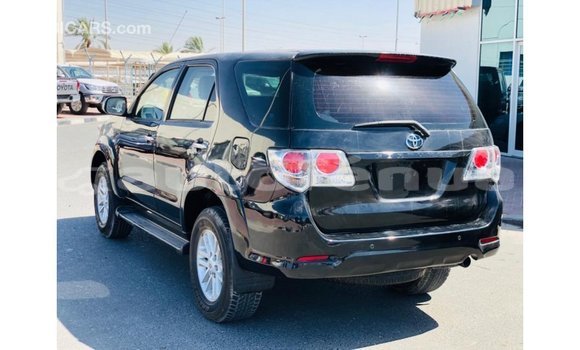 Acheter Import Voiture Toyota Fortuner Noir à Import - Dubai, Marquesas Acheter Import Voiture Toyota Fortuner Noir à Import - Dubai, Marquesas