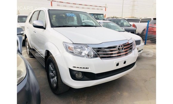 Acheter Import Voiture Toyota Fortuner Blanc à Import - Dubai, Marquesas Acheter Import Voiture Toyota Fortuner Blanc à Import - Dubai, Marquesas