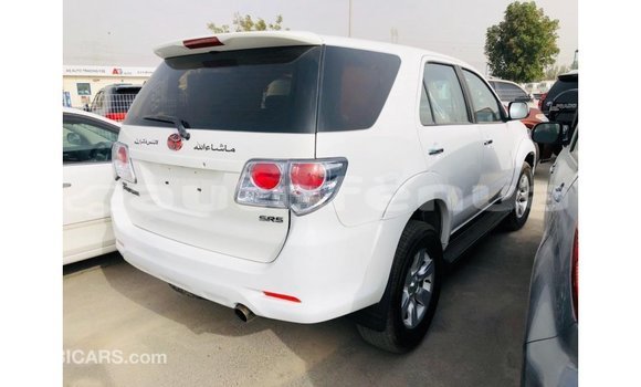 Acheter Import Voiture Toyota Fortuner Blanc à Import - Dubai, Marquesas Acheter Import Voiture Toyota Fortuner Blanc à Import - Dubai, Marquesas