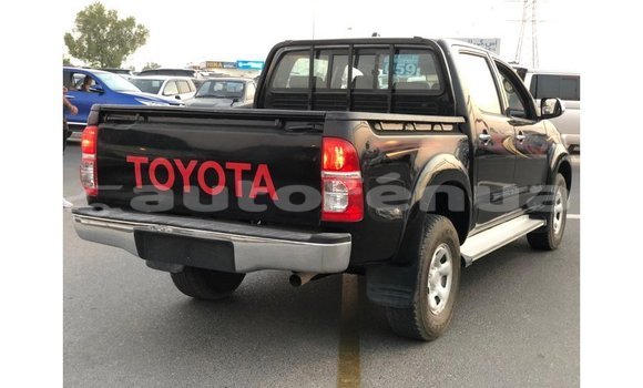 Acheter Import Voiture Toyota Hilux Noir à Import - Dubai, Marquesas Acheter Import Voiture Toyota Hilux Noir à Import - Dubai, Marquesas