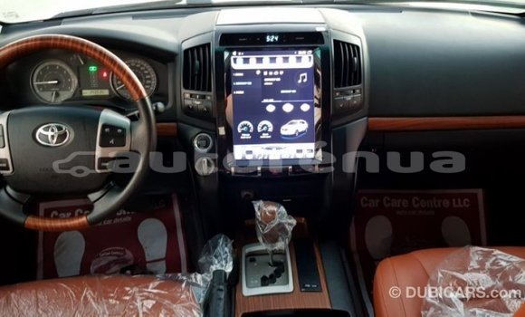 Acheter Import Voiture Toyota Land Cruiser Blanc à Import - Dubai, Marquesas Acheter Import Voiture Toyota Land Cruiser Blanc à Import - Dubai, Marquesas