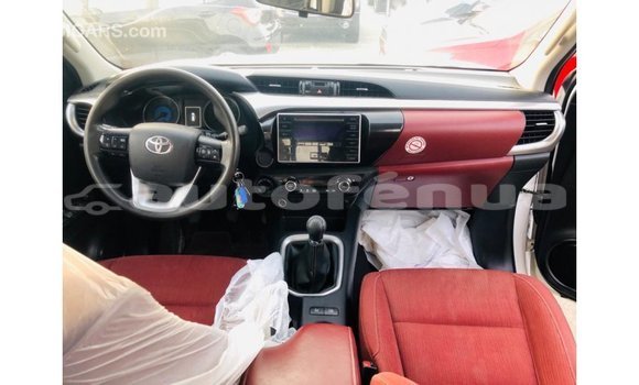 Acheter Import Voiture Toyota Hilux Blanc à Import - Dubai, Marquesas Acheter Import Voiture Toyota Hilux Blanc à Import - Dubai, Marquesas