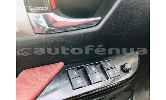 Acheter Import Voiture Toyota Hilux Blanc à Import - Dubai, Marquesas Acheter Import Voiture Toyota Hilux Blanc à Import - Dubai, Marquesas