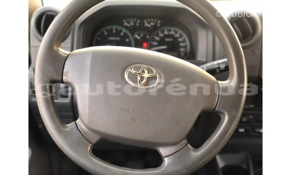 Acheter Import Voiture Toyota Land Cruiser Blanc à Import - Dubai, Marquesas Acheter Import Voiture Toyota Land Cruiser Blanc à Import - Dubai, Marquesas