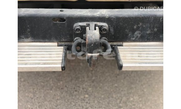 Acheter Import Voiture Toyota Land Cruiser Blanc à Import - Dubai, Marquesas Acheter Import Voiture Toyota Land Cruiser Blanc à Import - Dubai, Marquesas