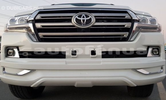 Acheter Import Voiture Toyota Land Cruiser Blanc à Import - Dubai, Marquesas Acheter Import Voiture Toyota Land Cruiser Blanc à Import - Dubai, Marquesas