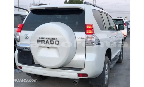 Acheter Import Voiture Toyota Prado Blanc à Import - Dubai, Marquesas Acheter Import Voiture Toyota Prado Blanc à Import - Dubai, Marquesas