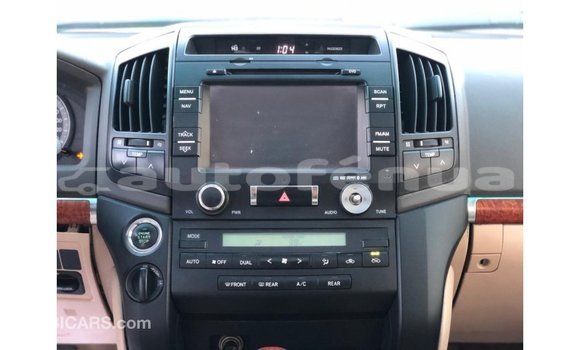 Acheter Import Voiture Toyota Land Cruiser Noir à Import - Dubai, Marquesas Acheter Import Voiture Toyota Land Cruiser Noir à Import - Dubai, Marquesas