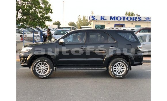 Acheter Import Voiture Toyota Fortuner Noir à Import - Dubai, Marquesas Acheter Import Voiture Toyota Fortuner Noir à Import - Dubai, Marquesas