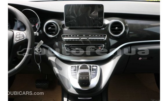 Acheter Import Voiture Mercedes-Benz 250 Noir à Import - Dubai, Marquesas Acheter Import Voiture Mercedes-Benz 250 Noir à Import - Dubai, Marquesas