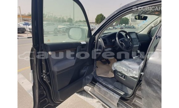 Buy Import Toyota Land Cruiser Black Car in Import - Dubai in Marquesas Buy Import Toyota Land Cruiser Black Car in Import - Dubai in Marquesas