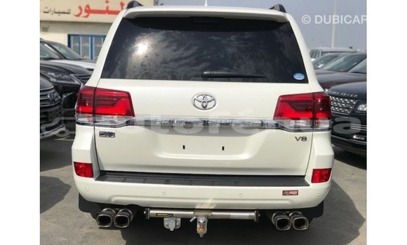 Buy Import Toyota Land Cruiser White Car in Import - Dubai in Marquesas Buy Import Toyota Land Cruiser White Car in Import - Dubai in Marquesas