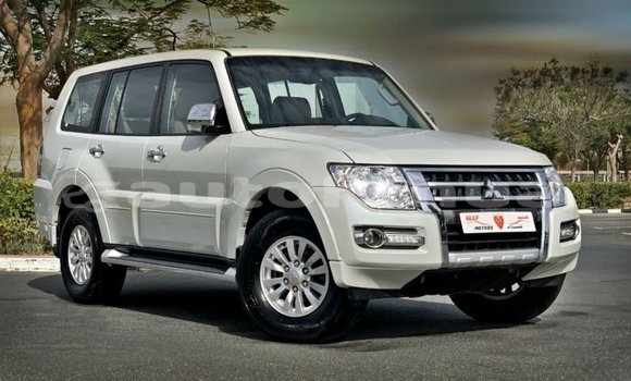 Acheter Import Voiture Mitsubishi Pajero Blanc à Import - Dubai, Marquesas Acheter Import Voiture Mitsubishi Pajero Blanc à Import - Dubai, Marquesas