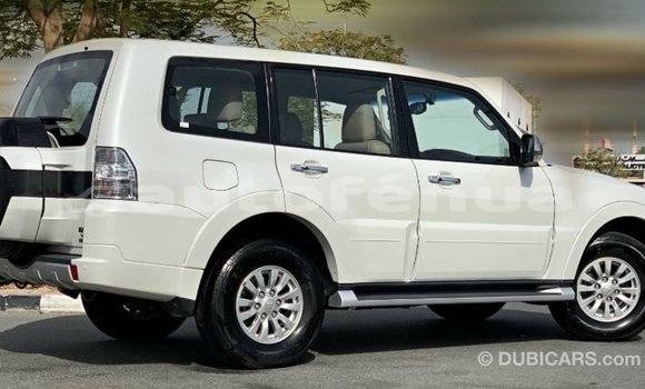 Acheter Import Voiture Mitsubishi Pajero Blanc à Import - Dubai, Marquesas Acheter Import Voiture Mitsubishi Pajero Blanc à Import - Dubai, Marquesas