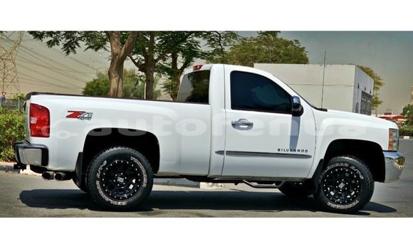 Buy Import Chevrolet Silverado White Car in Import - Dubai in Marquesas Buy Import Chevrolet Silverado White Car in Import - Dubai in Marquesas