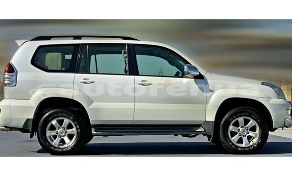 Acheter Import Voiture Toyota Prado Blanc à Import - Dubai, Marquesas Acheter Import Voiture Toyota Prado Blanc à Import - Dubai, Marquesas