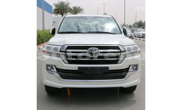 Acheter Import Voiture Toyota Land Cruiser Blanc à Import - Dubai, Marquesas Acheter Import Voiture Toyota Land Cruiser Blanc à Import - Dubai, Marquesas