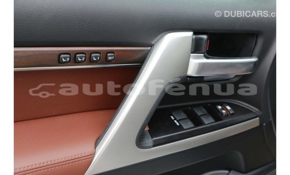 Acheter Import Voiture Toyota Land Cruiser Blanc à Import - Dubai, Marquesas Acheter Import Voiture Toyota Land Cruiser Blanc à Import - Dubai, Marquesas