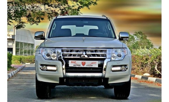 Acheter Import Voiture Mitsubishi Pajero Blanc à Import - Dubai, Marquesas Acheter Import Voiture Mitsubishi Pajero Blanc à Import - Dubai, Marquesas
